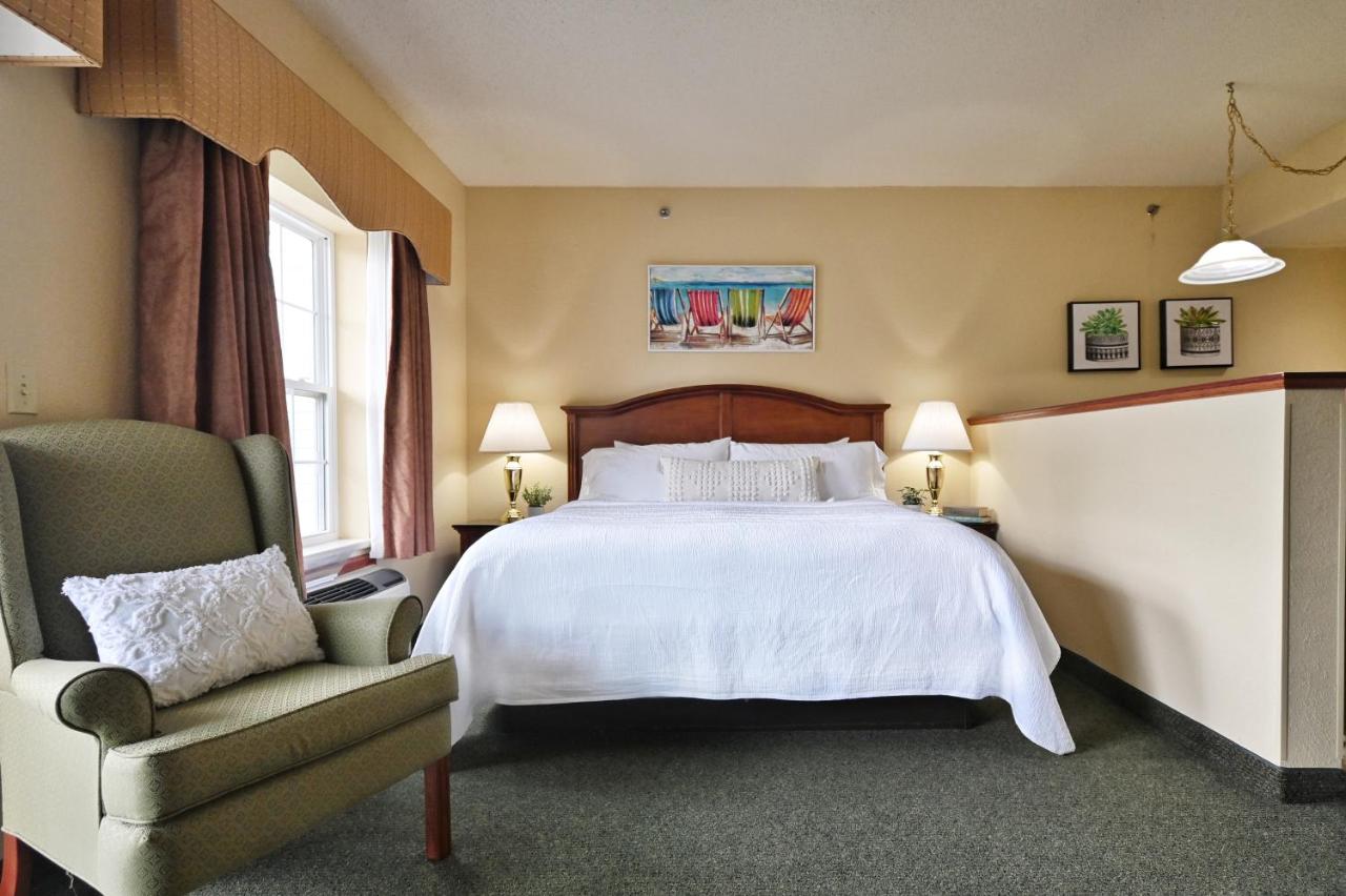 Standard King at Four Seasons Island Resort