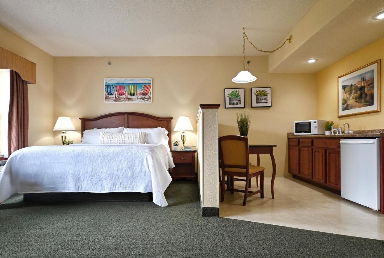 Standard King at Four Seasons Island Resort