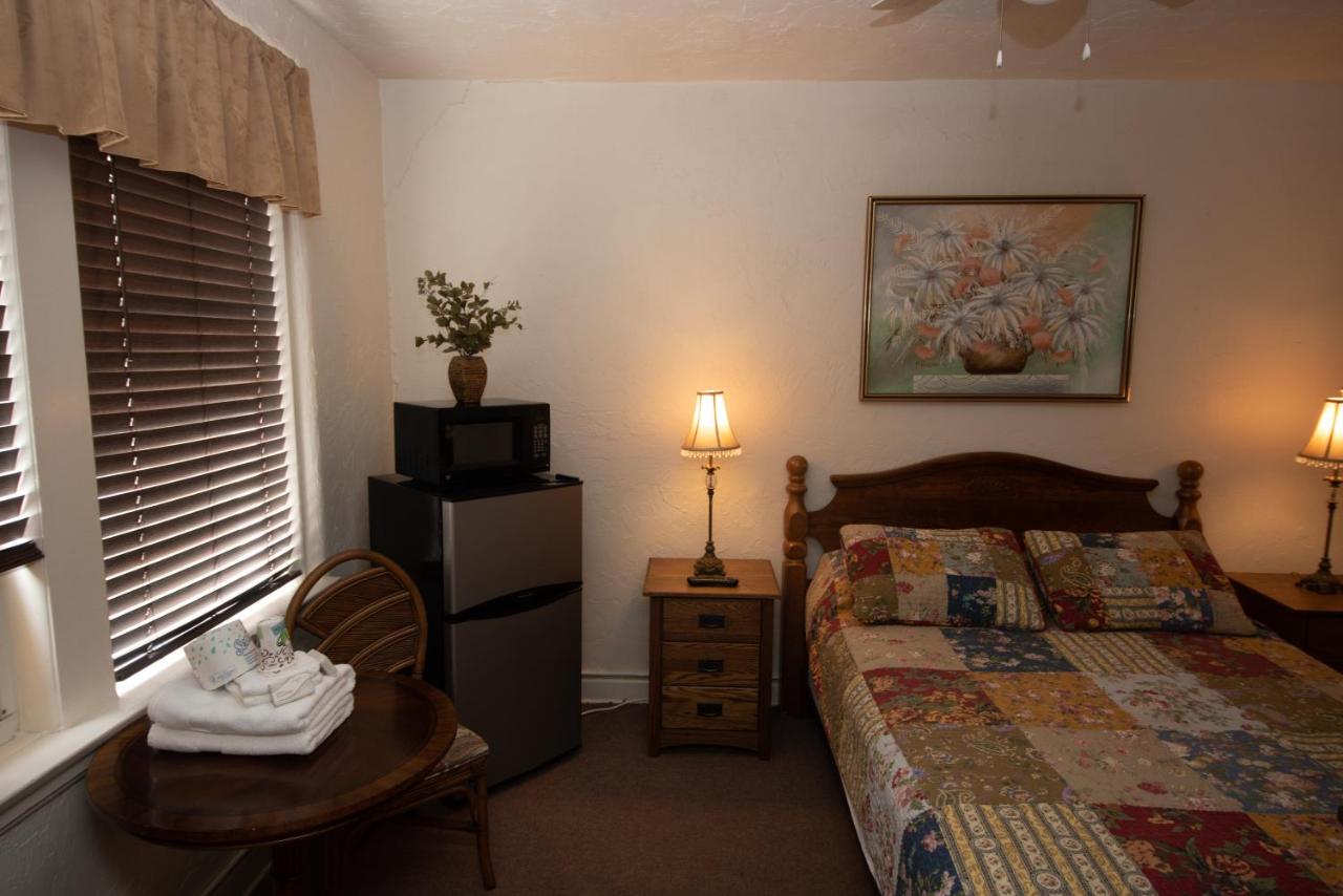Double Room with Private Bathroom at Hotel Evernia
