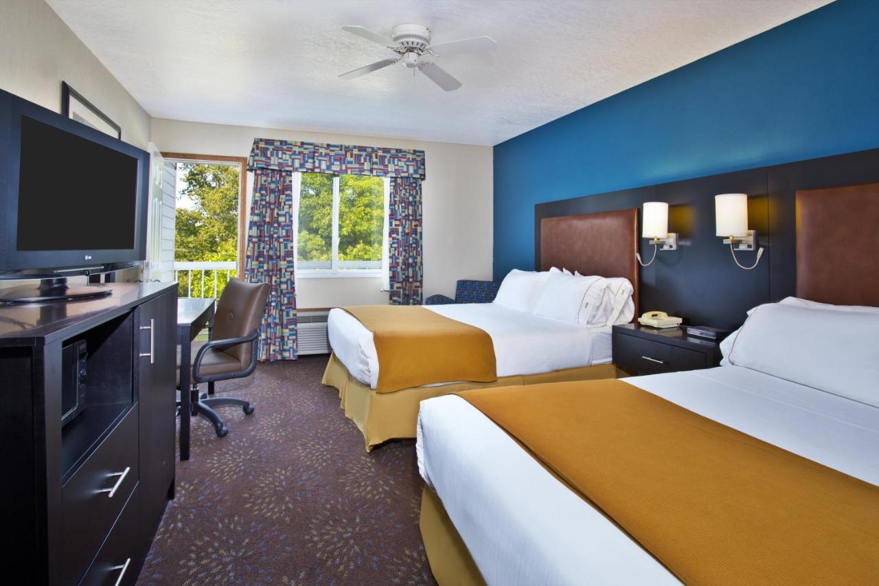 Suite - Non-Smoking at Holiday Inn Express Mackinaw City by IHG