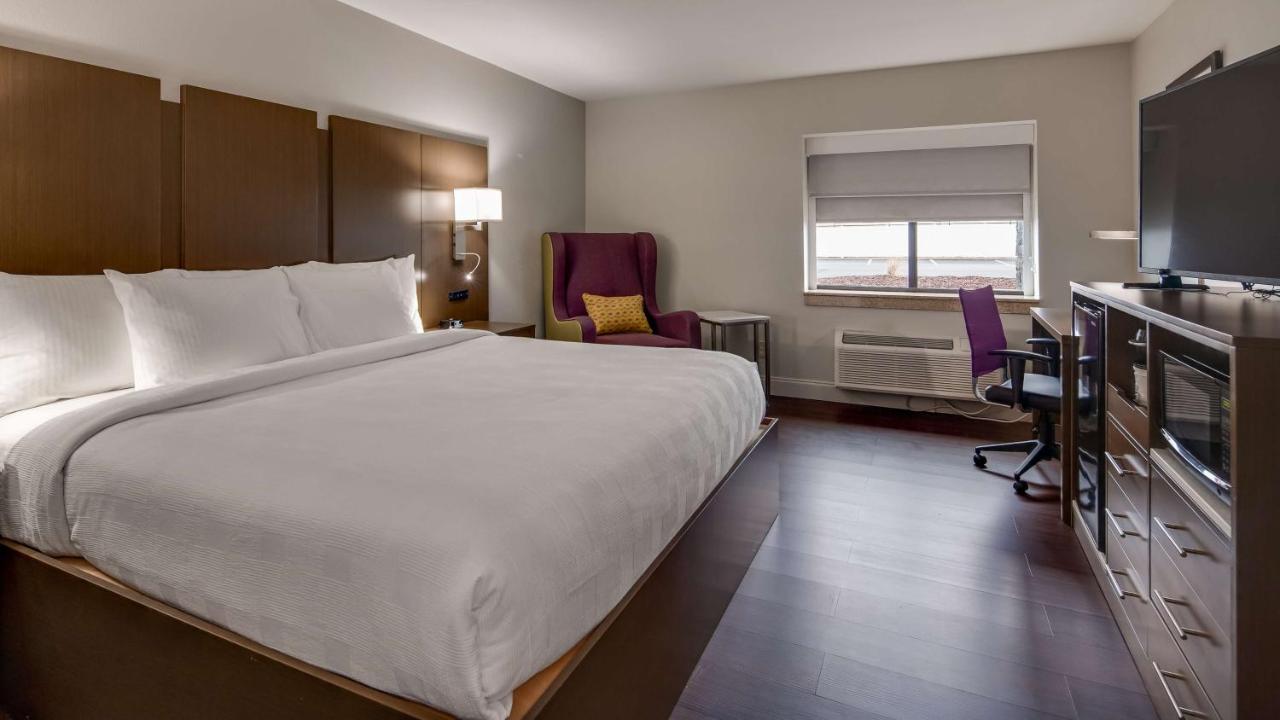 King Room at Best Western Huntsville