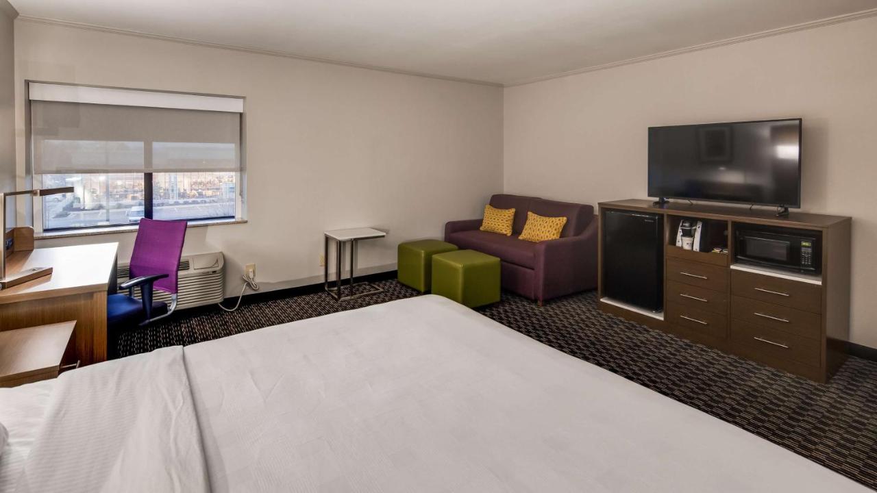 King Suite with Sofa Bed at Best Western Huntsville