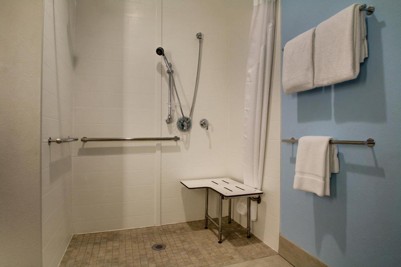  | Holiday Inn Express & Suites Charleston NE Mt Pleasant US17, an IHG Hotel