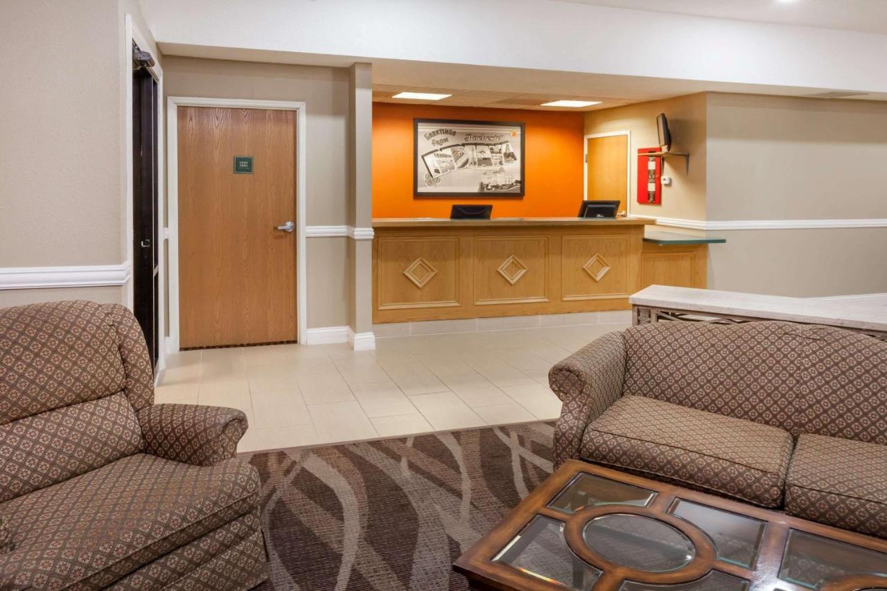 | Super 8 by Wyndham Rochester