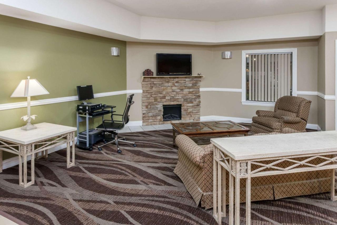 | Super 8 by Wyndham Rochester
