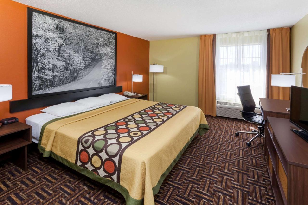 | Super 8 by Wyndham Rochester