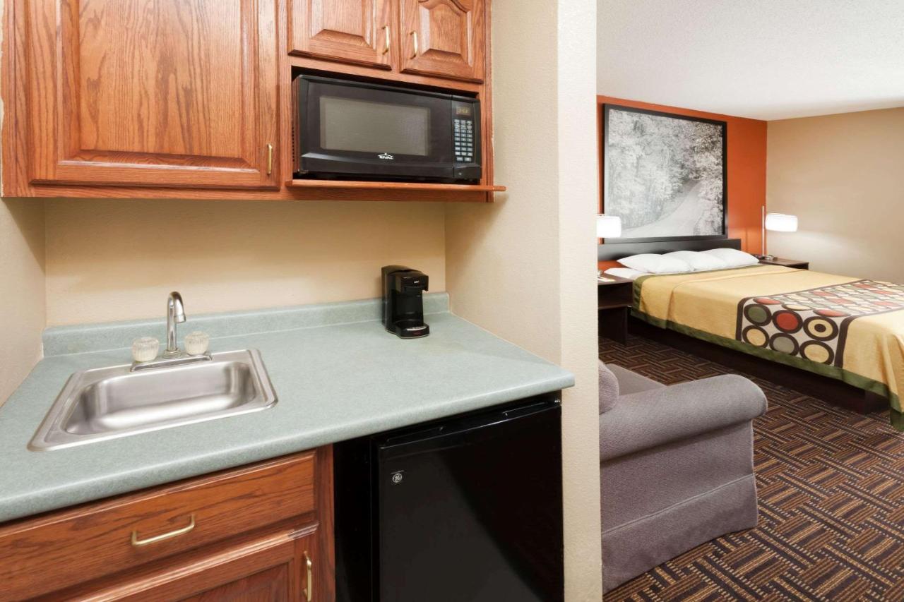 | Super 8 by Wyndham Rochester
