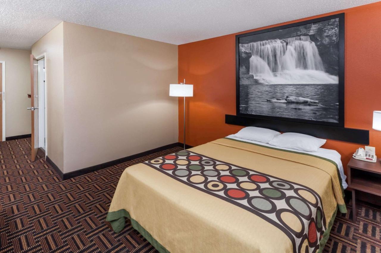 | Super 8 by Wyndham Rochester