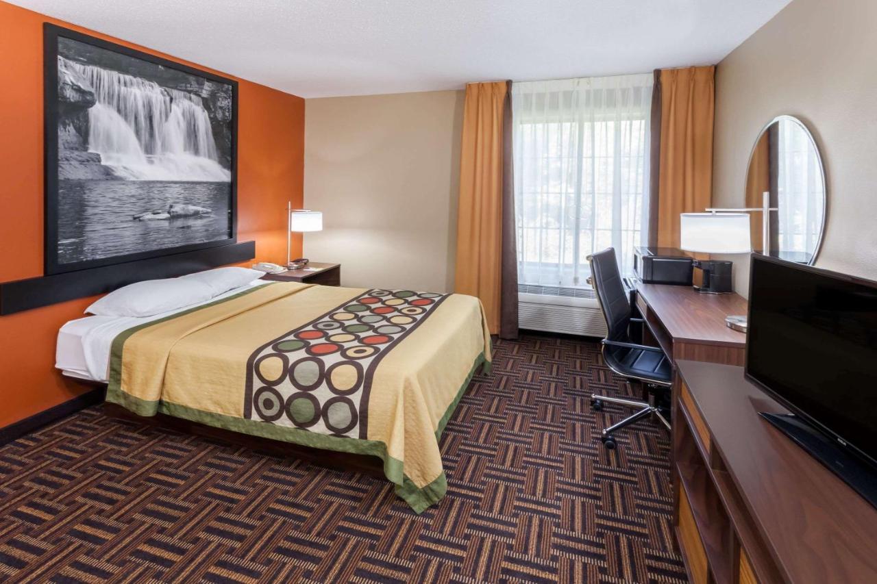| Super 8 by Wyndham Rochester