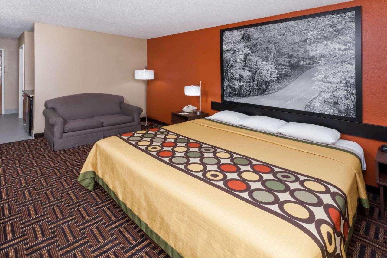 | Super 8 by Wyndham Rochester