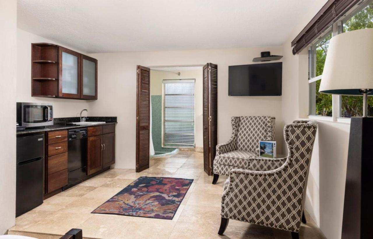 Suite with Garden View at Azul del Mar