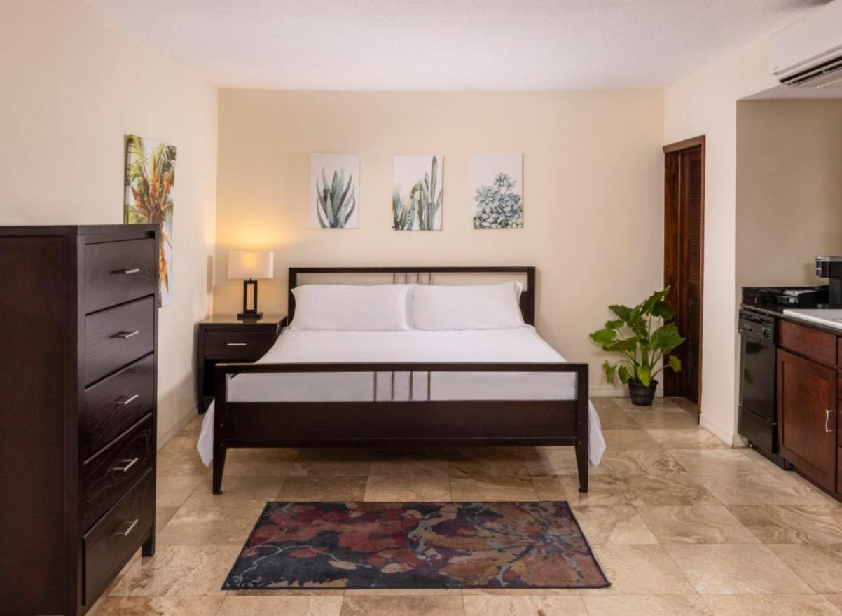 King Room with Garden View at Azul del Mar