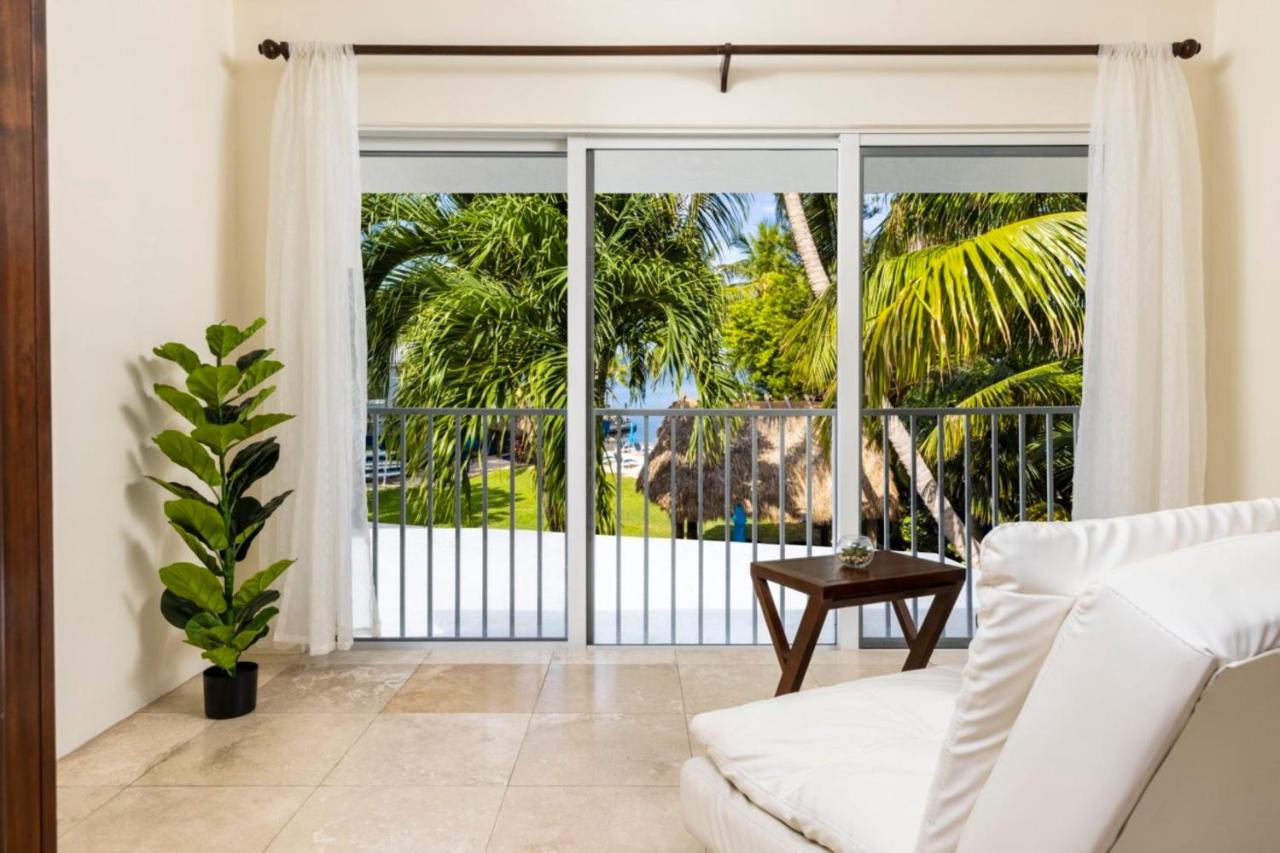 Deluxe Suite with Sea View at Azul del Mar