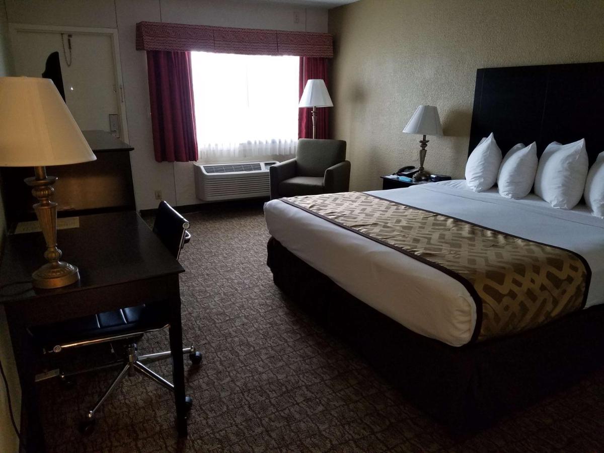 | Best Western Crossroads Inn
