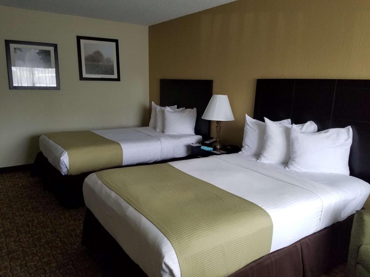 | Best Western Crossroads Inn