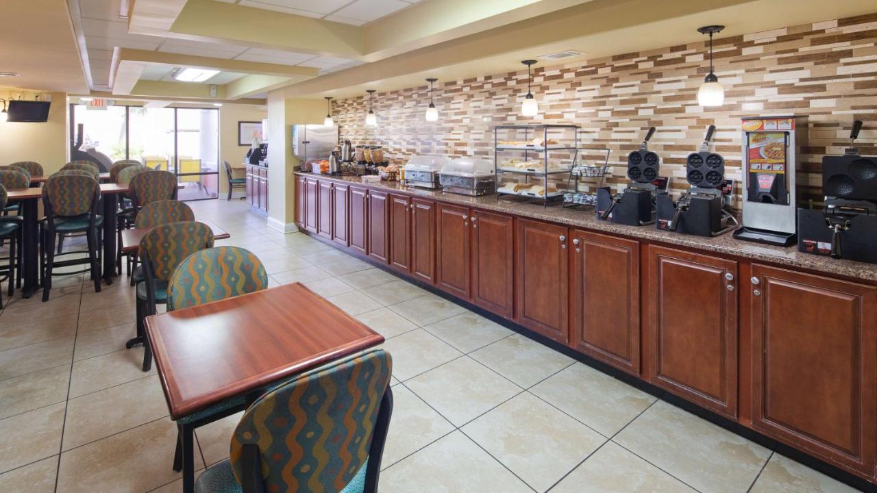 | Best Western Ocean Sands Beach Resort