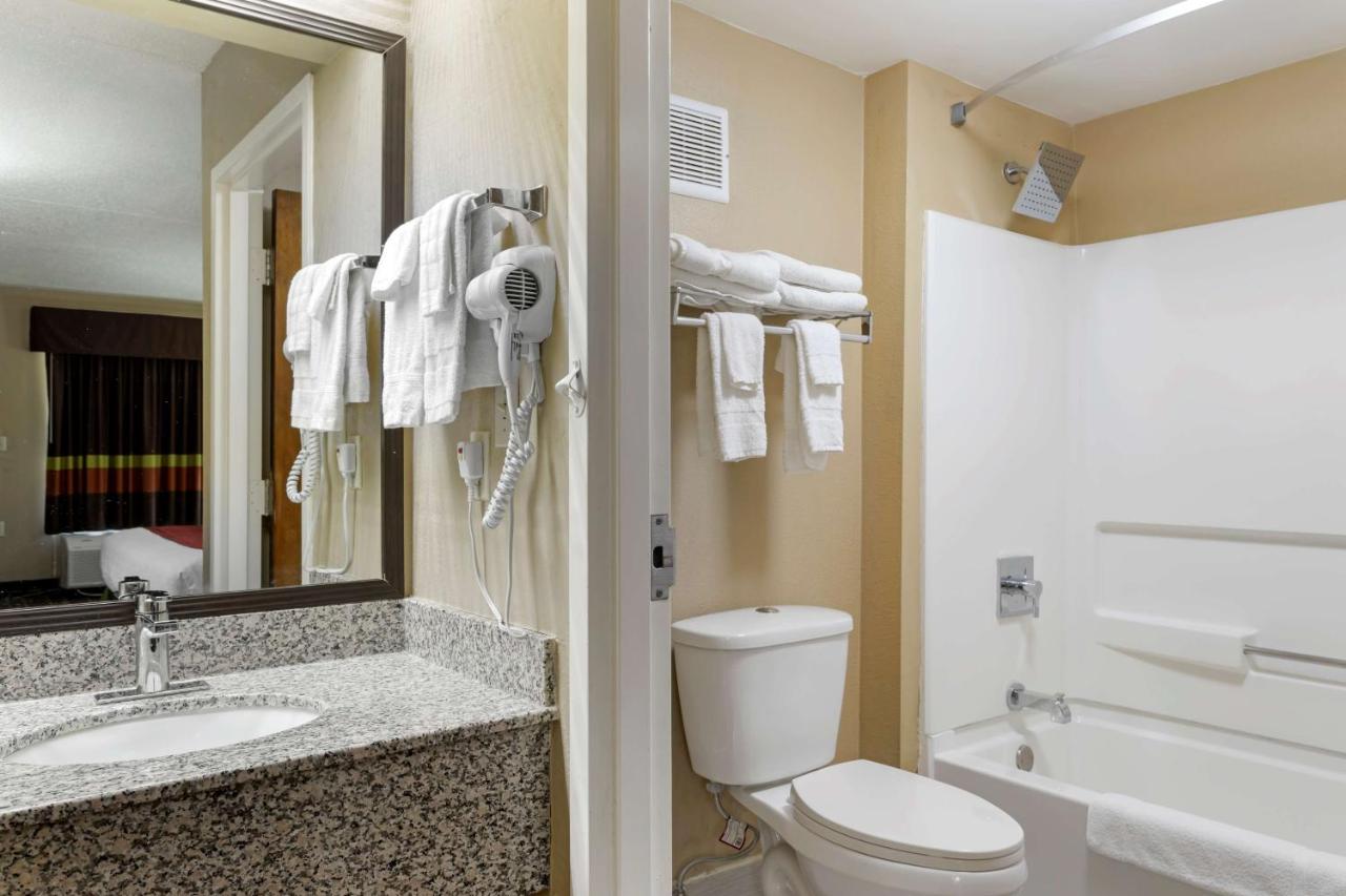 King Room - Non-Smoking at SureStay Hotel by Best Western Lenoir City