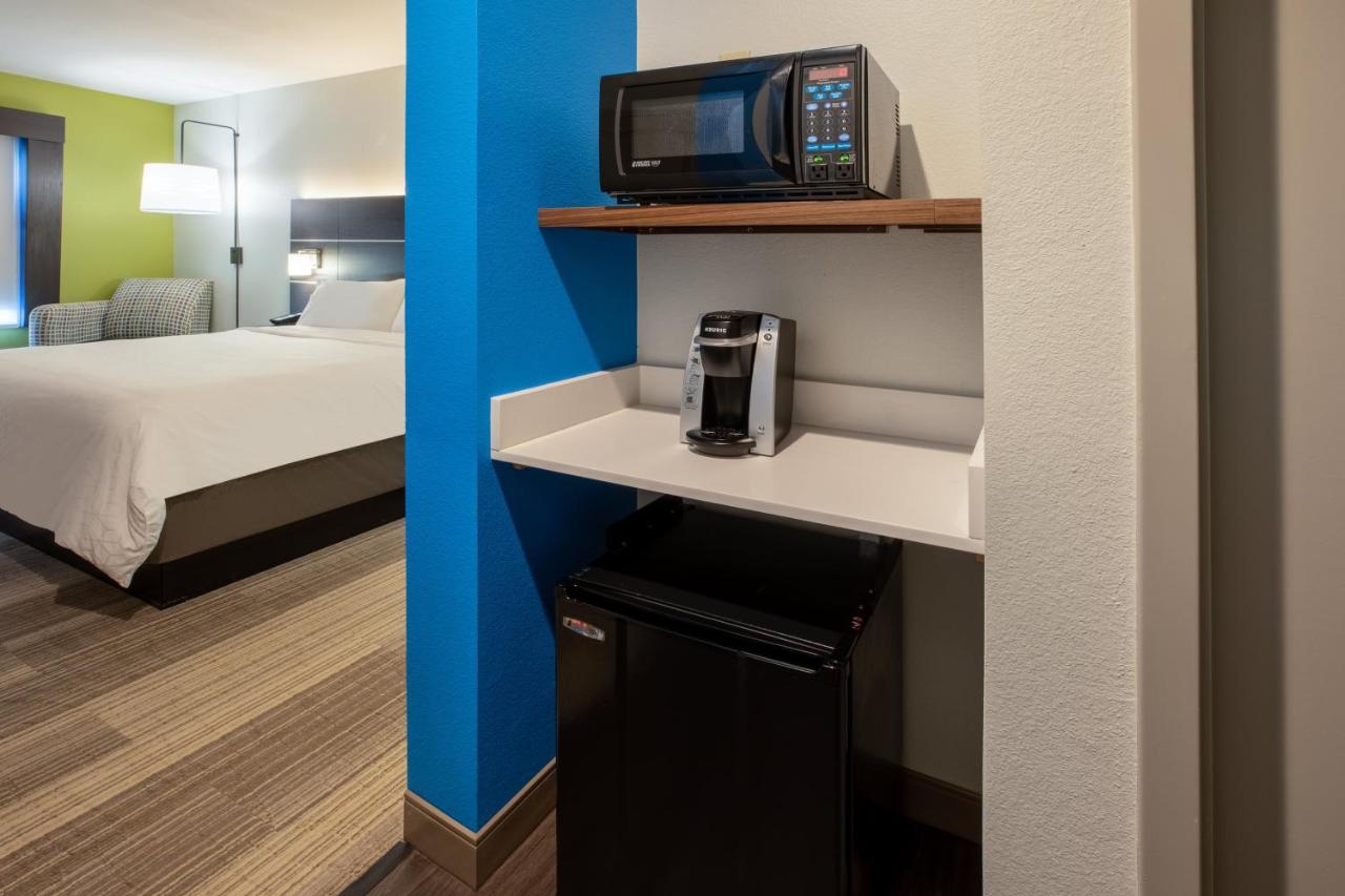King Room at Holiday Inn Express & Suites Rockport - Bay View by IHG