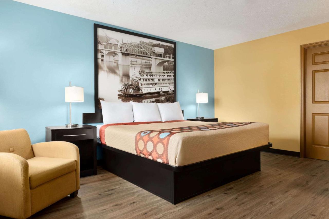 | Super 8 by Wyndham Whites Creek/ Nashville NW Area
