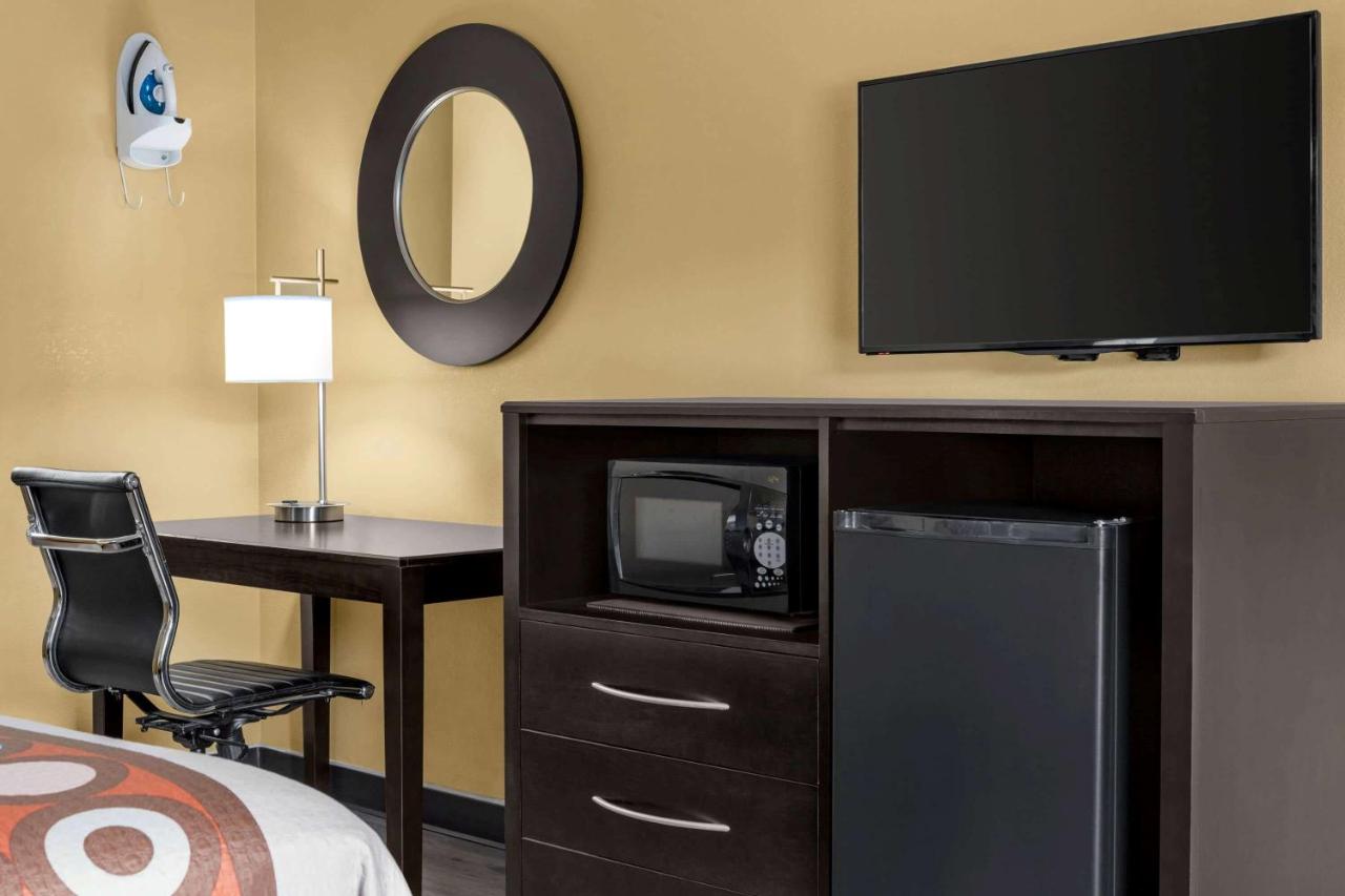  | Super 8 by Wyndham Whites Creek/ Nashville NW Area