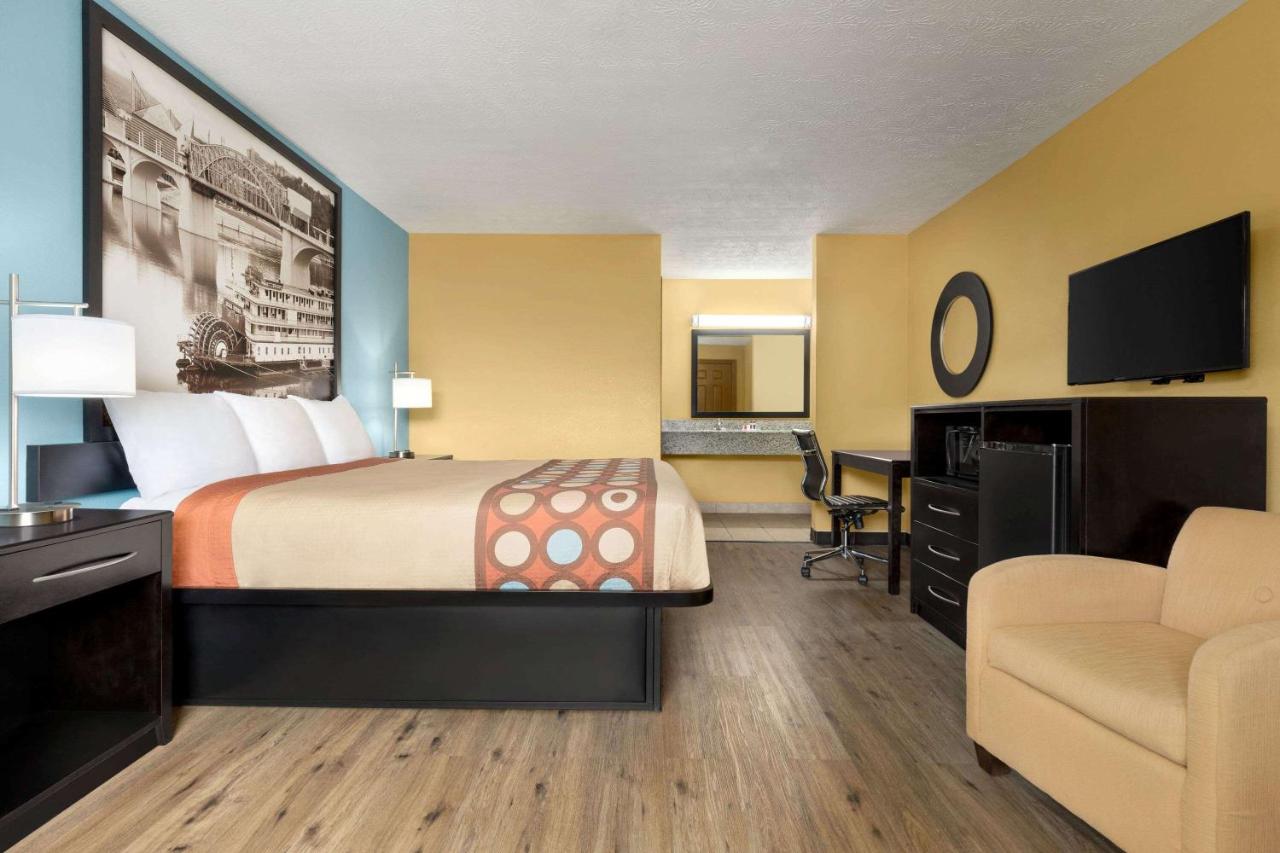 | Super 8 by Wyndham Whites Creek/ Nashville NW Area