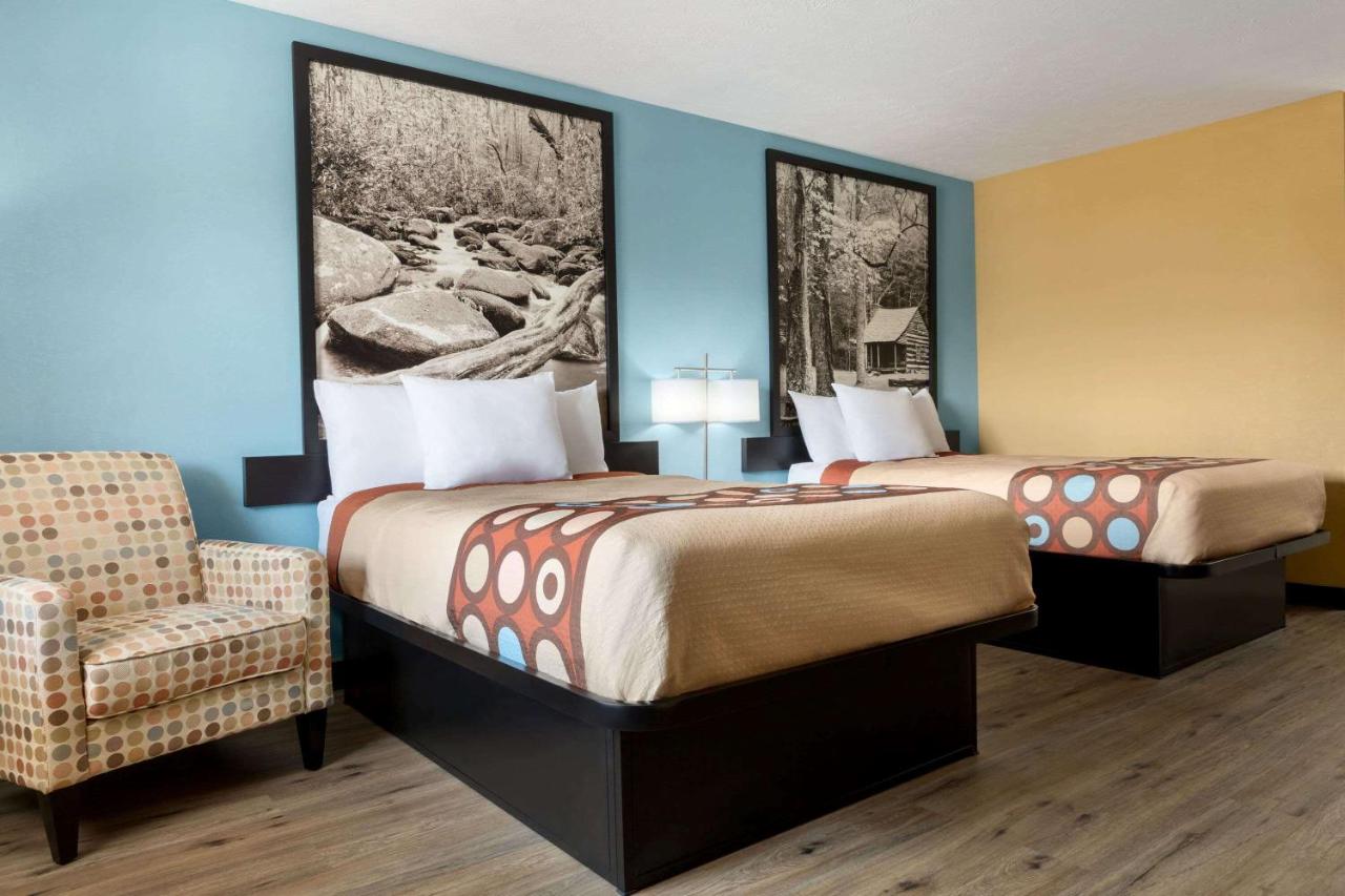 | Super 8 by Wyndham Whites Creek/ Nashville NW Area