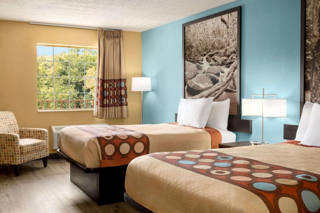 | Super 8 by Wyndham Whites Creek/ Nashville NW Area
