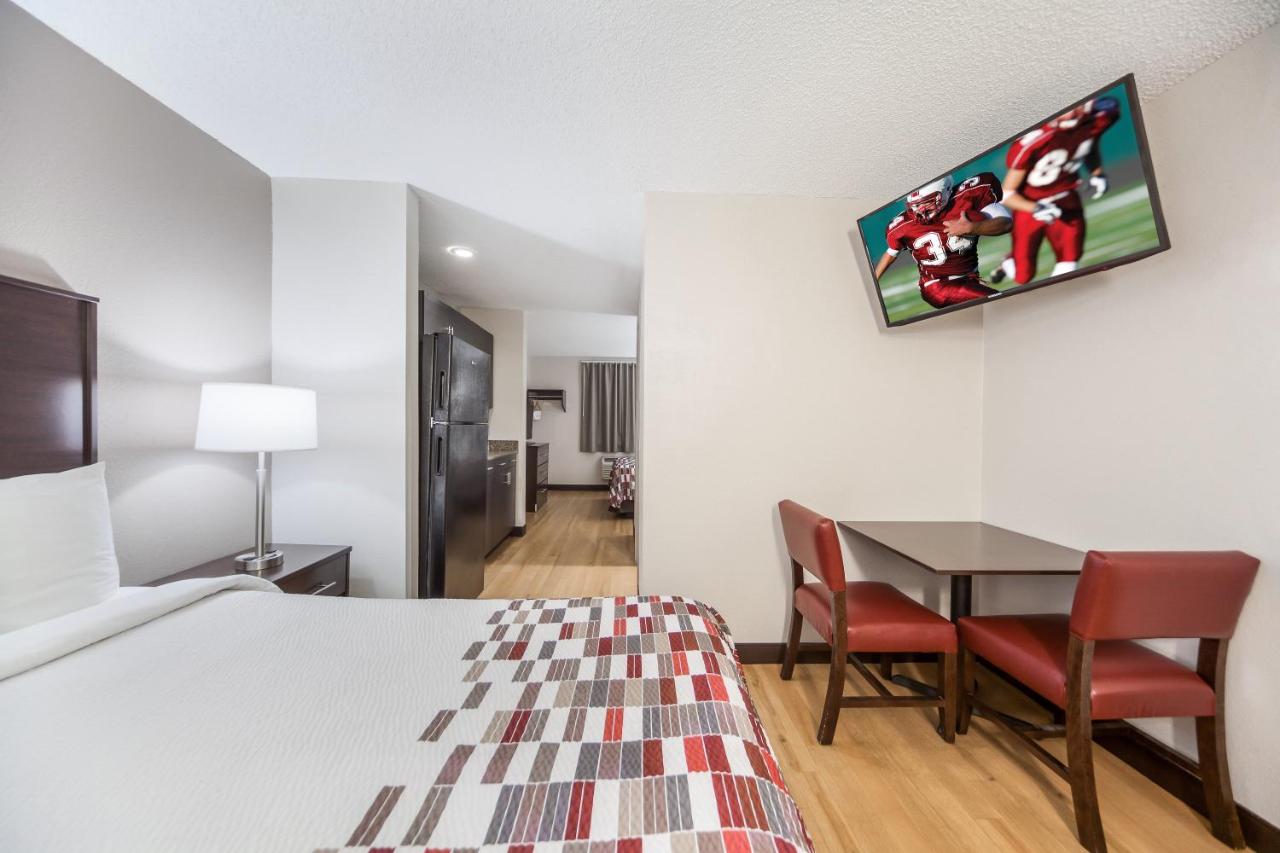 Suite with Two Queen Beds Smoke Free at Red Roof Inn & Suites Omaha - Council Bluffs