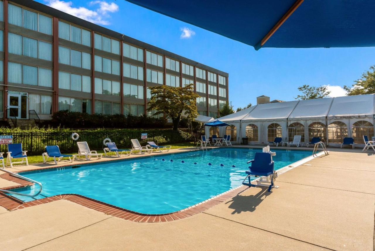  | Exton Hotel and Conference Center