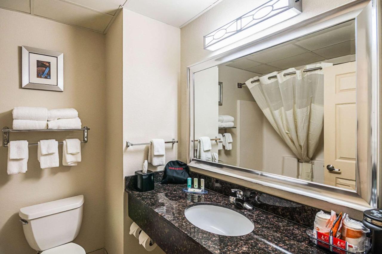King Room - Non-Smoking at Quality Inn Berea