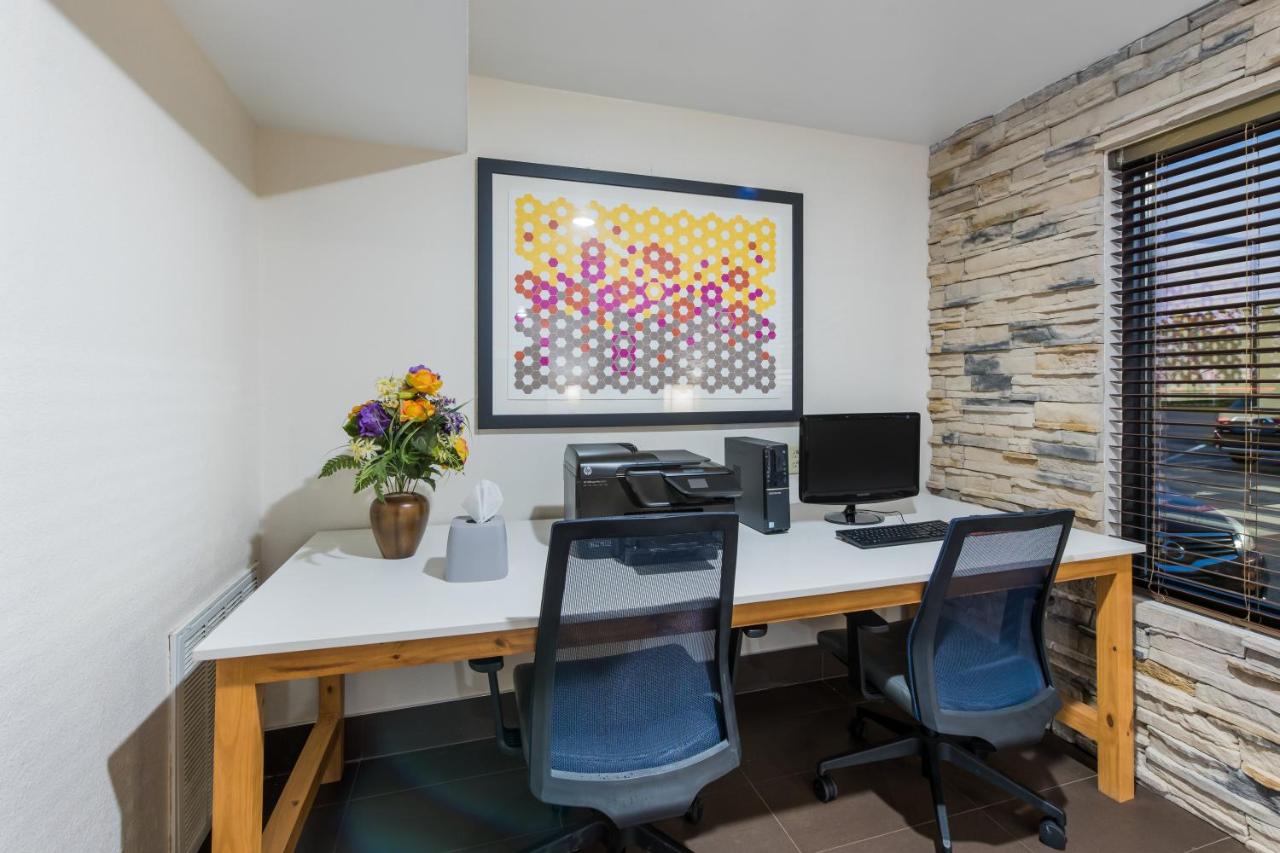 | Holiday Inn Express London-I-70, an IHG Hotel