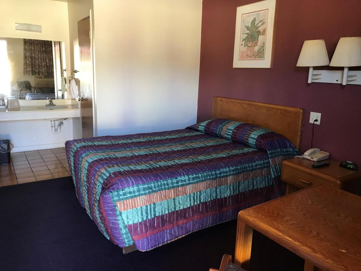 | Luxury Inn