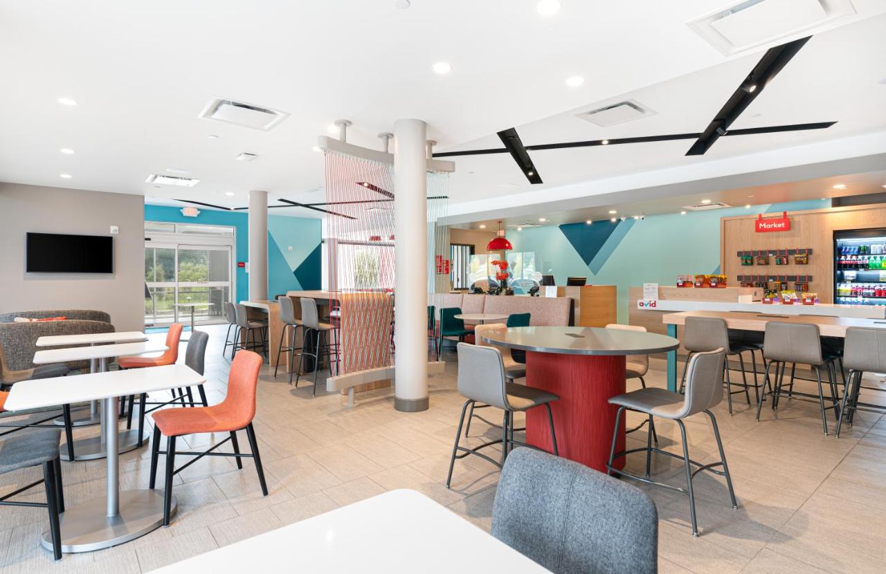 | avid hotels - Summerville, an IHG Hotel