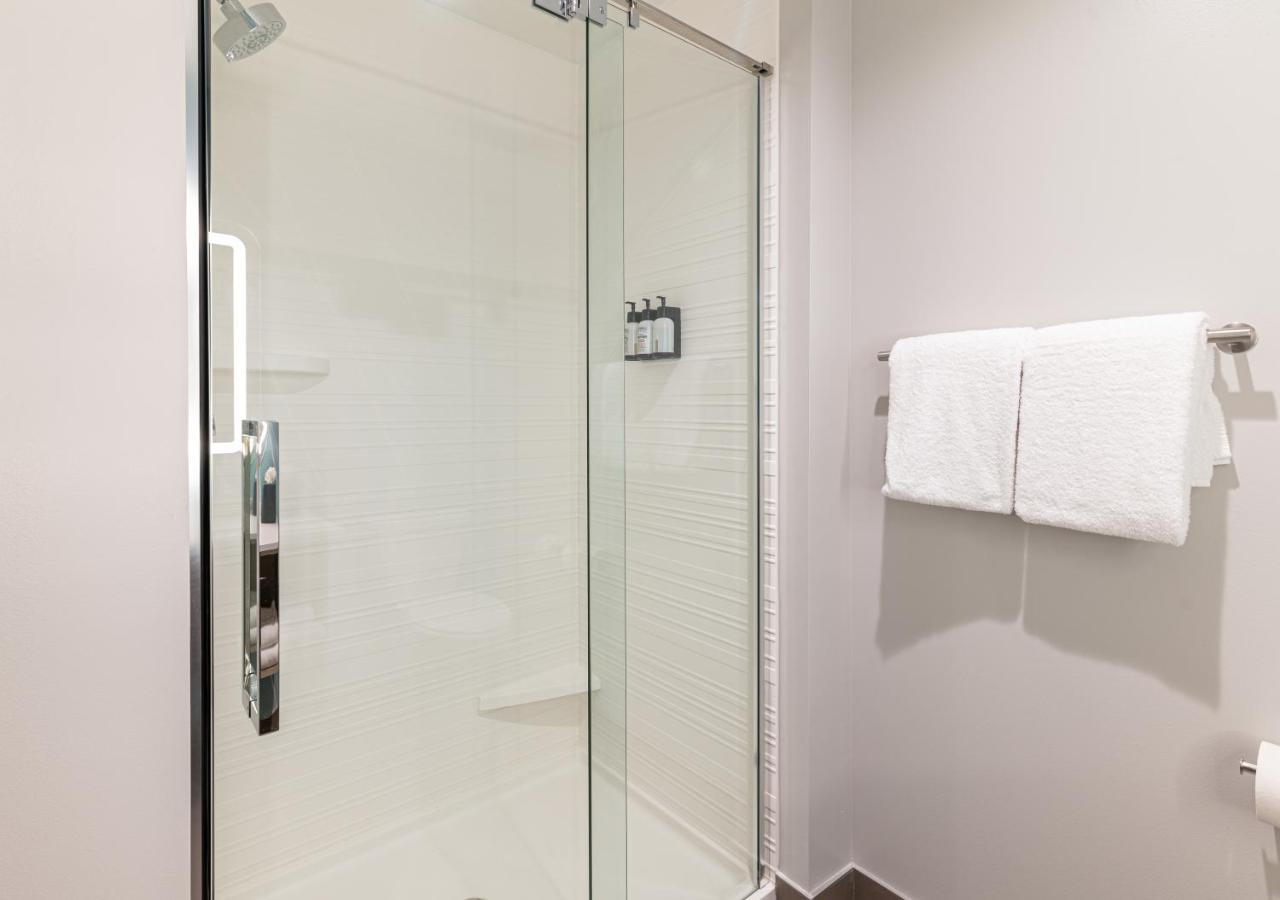 | avid hotels - Summerville, an IHG Hotel
