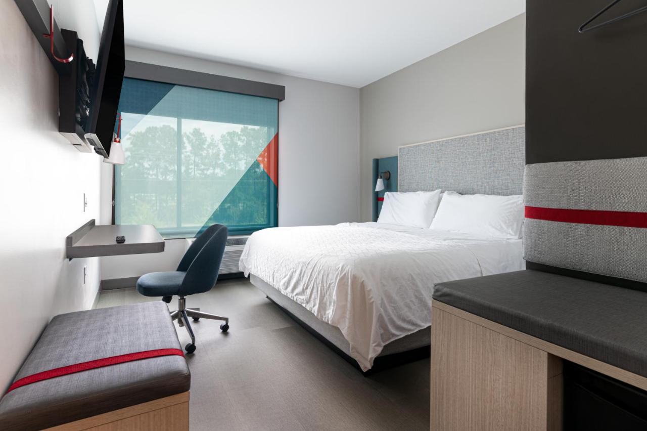 | avid hotels - Summerville, an IHG Hotel