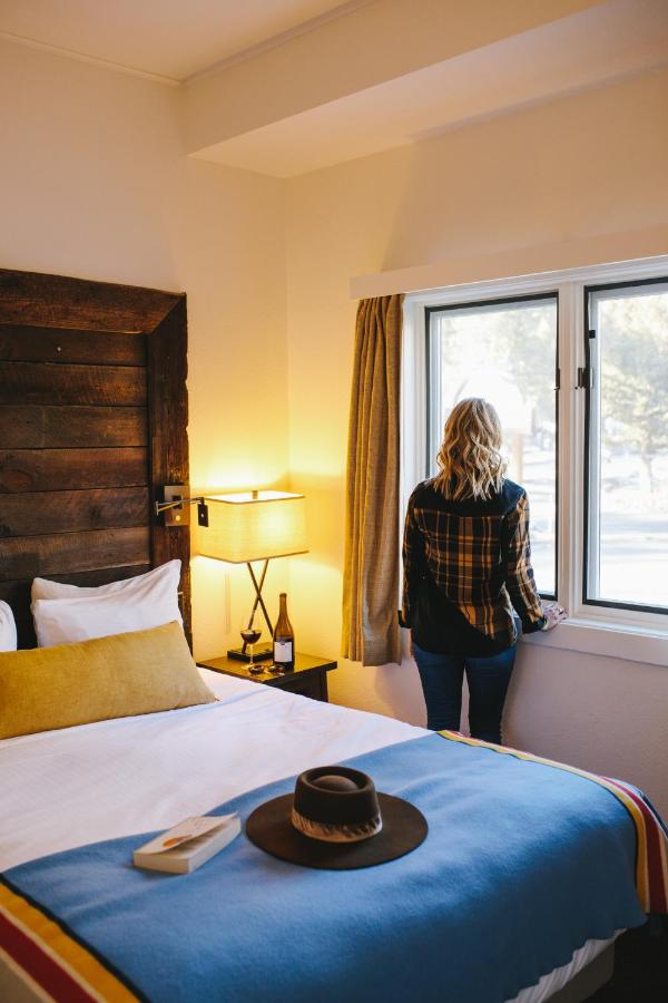 | Sunnyside Resort and Lodge
