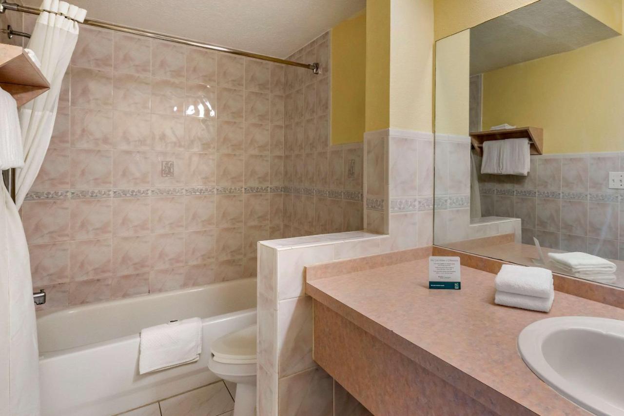  | Rodeway Inn Central Clearwater Beach