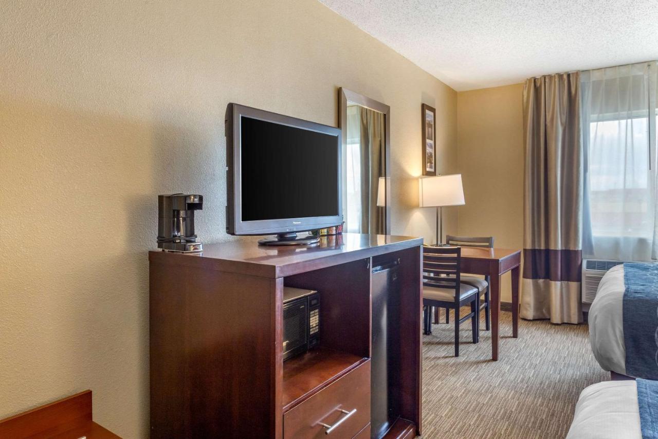 Queen Room with Two Queen Beds - Non-Smoking at Comfort Inn Rockford near Casino District
