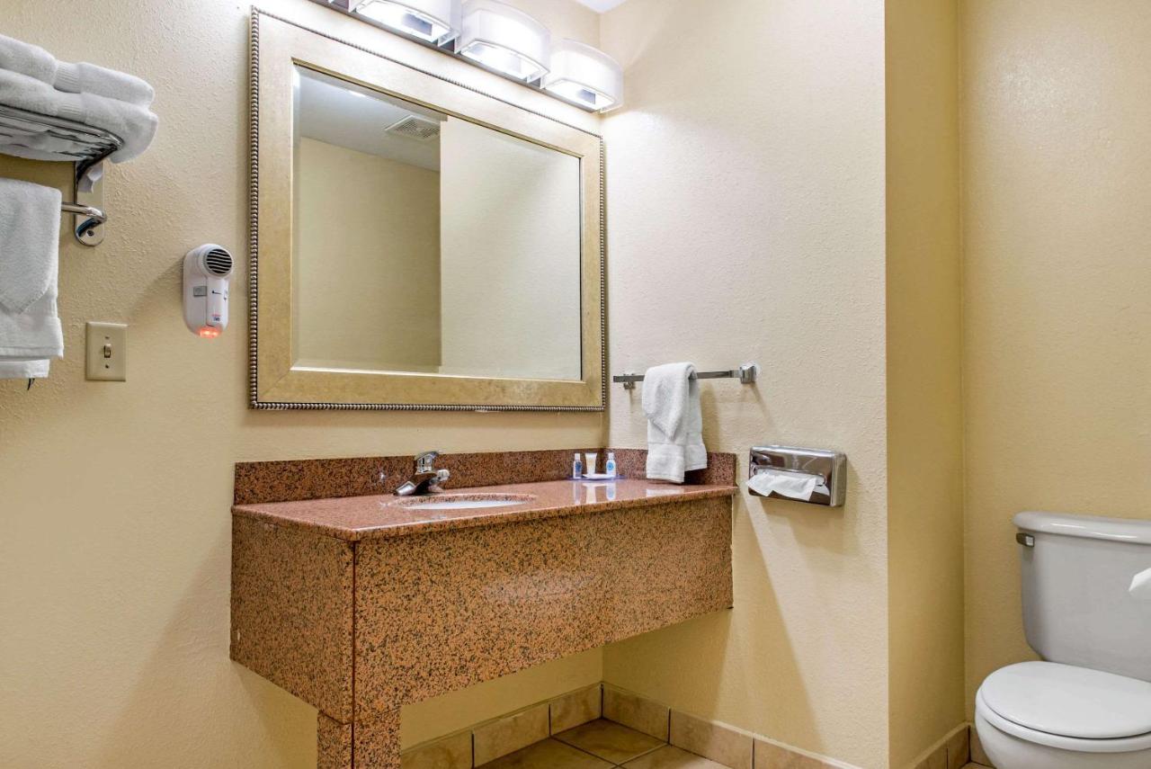 | Quality Inn Jacksonville near I-72