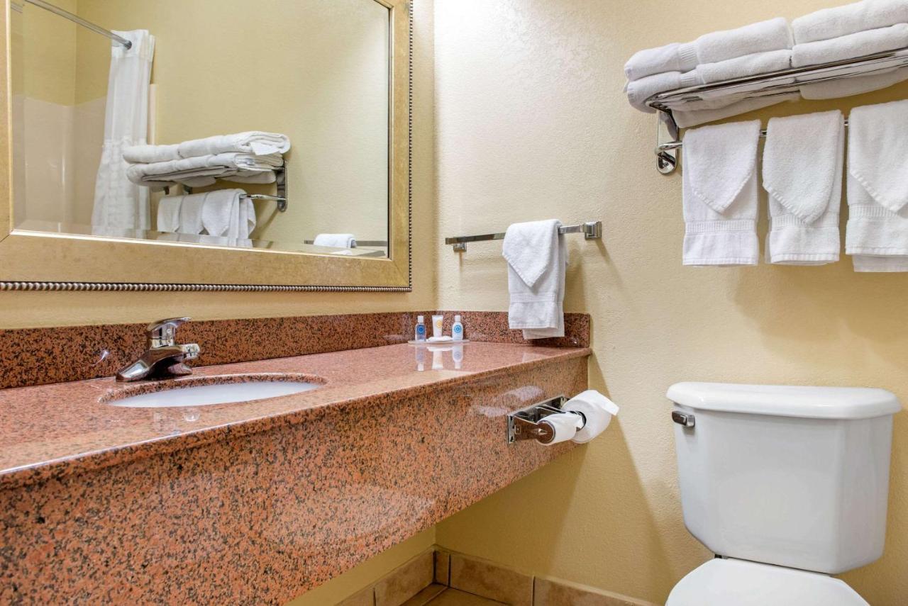 | Quality Inn Jacksonville near I-72