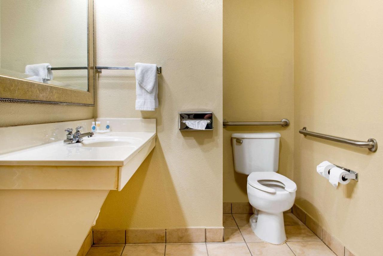 | Quality Inn Jacksonville near I-72
