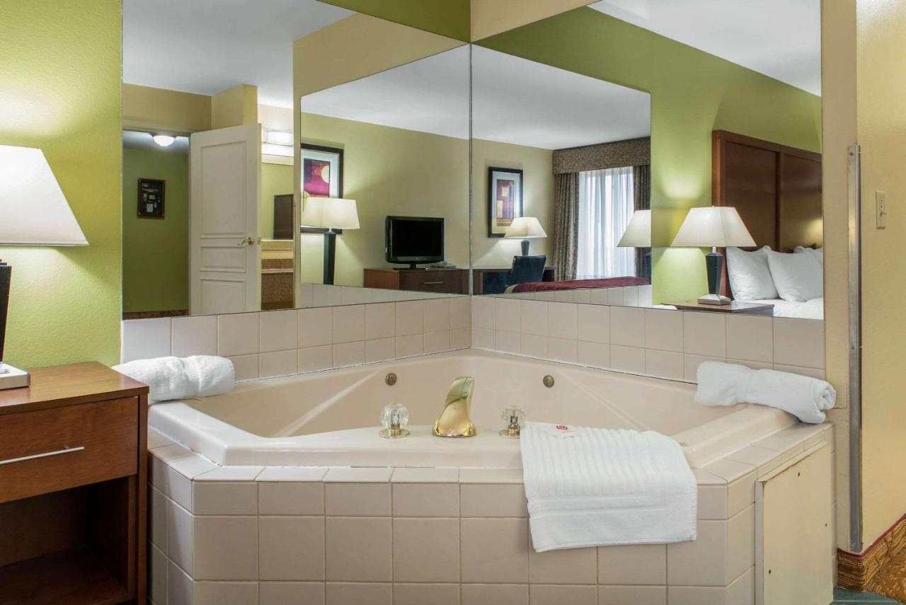 | Quality Inn Jacksonville near I-72