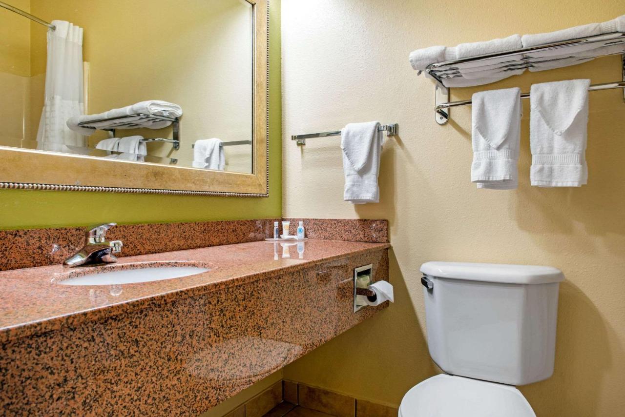 | Quality Inn Jacksonville near I-72
