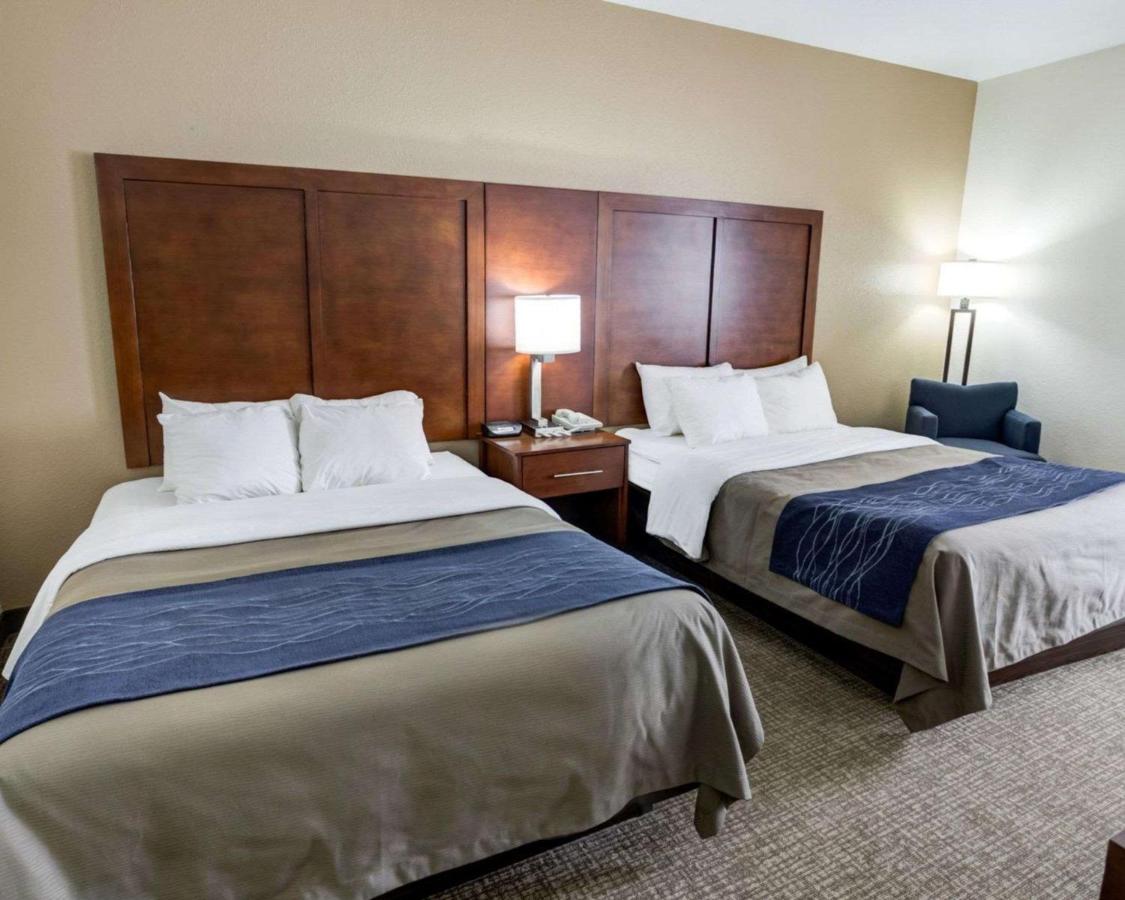 Queen Room with Two Queen Beds - Non-Smoking at Comfort Inn Kearney - Liberty