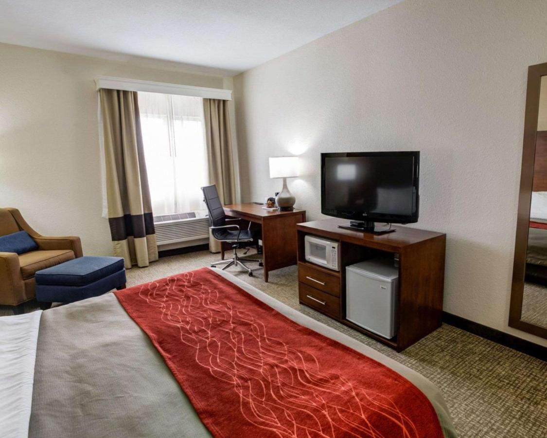 King Room - Non-Smoking at Comfort Inn Kearney - Liberty