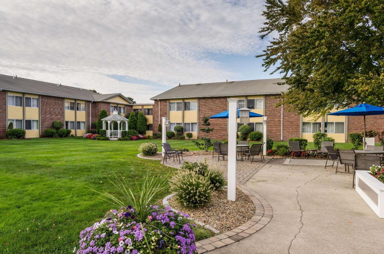 | Clarion Hotel Seekonk - Providence