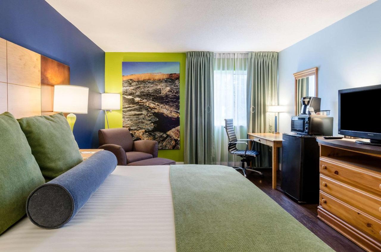 | Clarion Hotel Seekonk - Providence