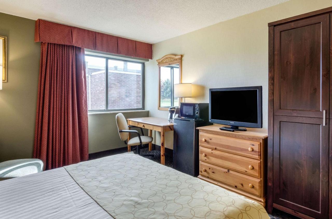| Clarion Hotel Seekonk - Providence