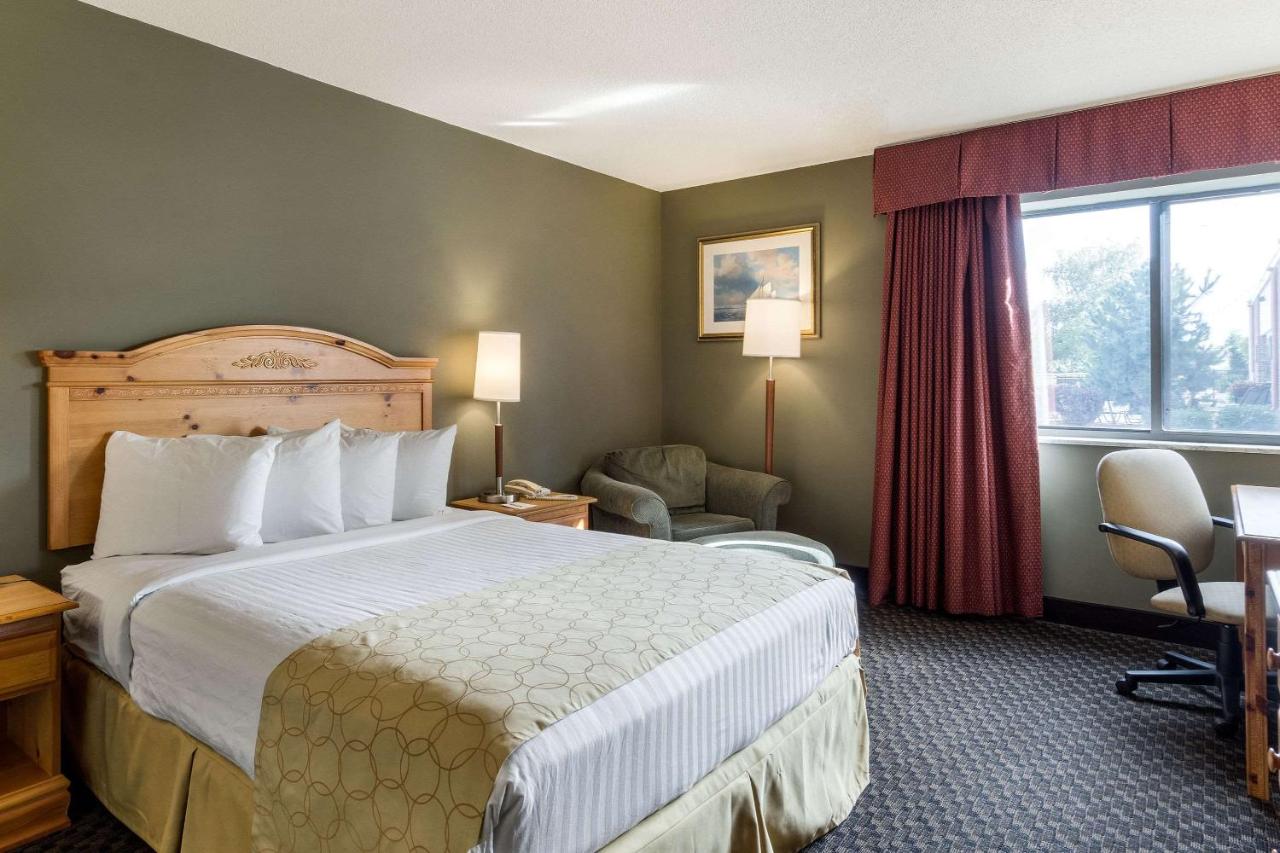 | Clarion Hotel Seekonk - Providence
