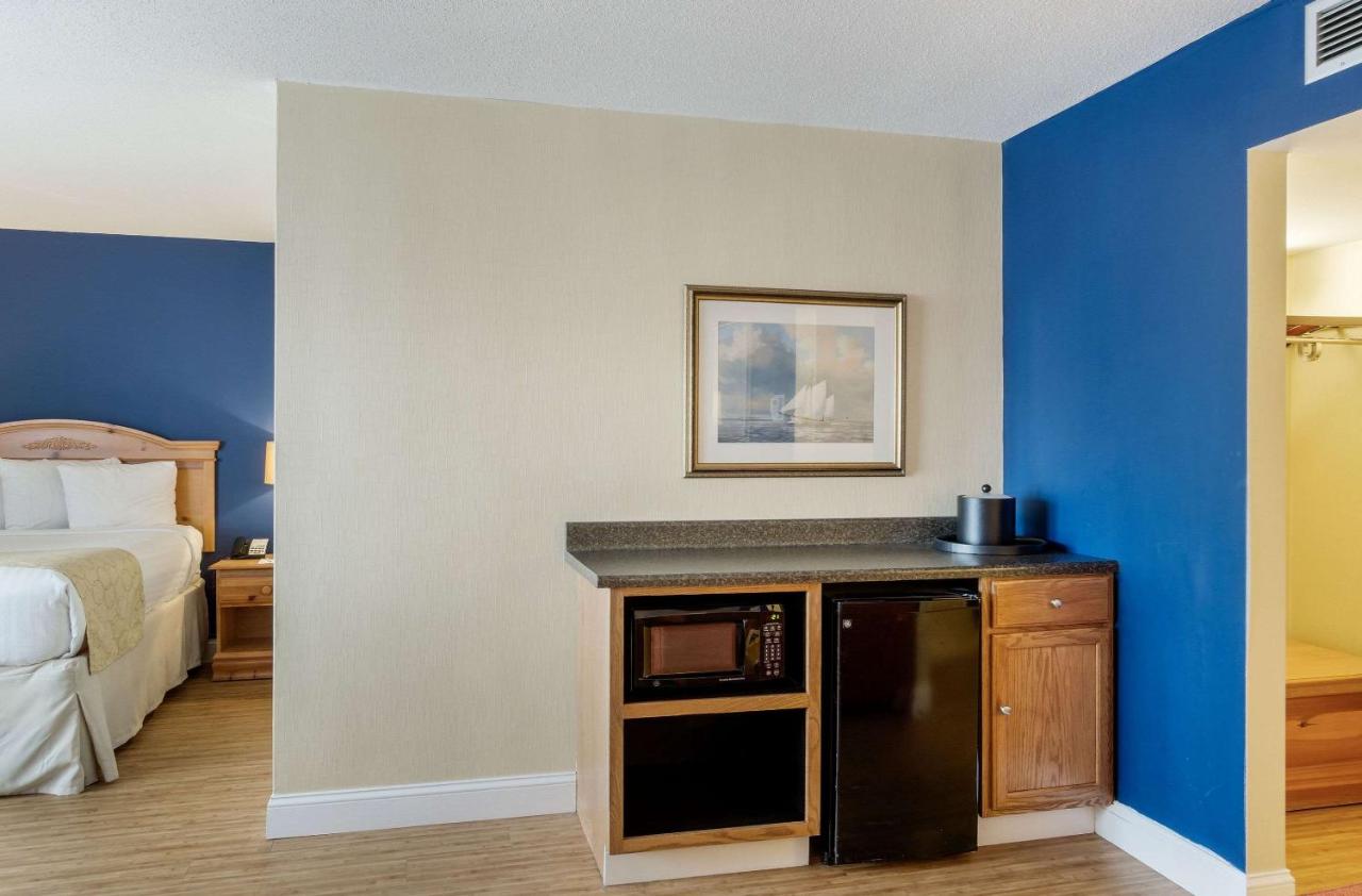 | Clarion Hotel Seekonk - Providence